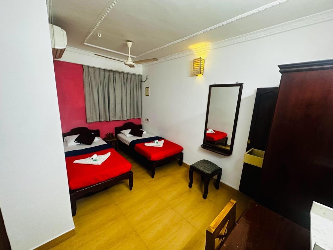 Xhostel Hostel Kochi Exterior photo