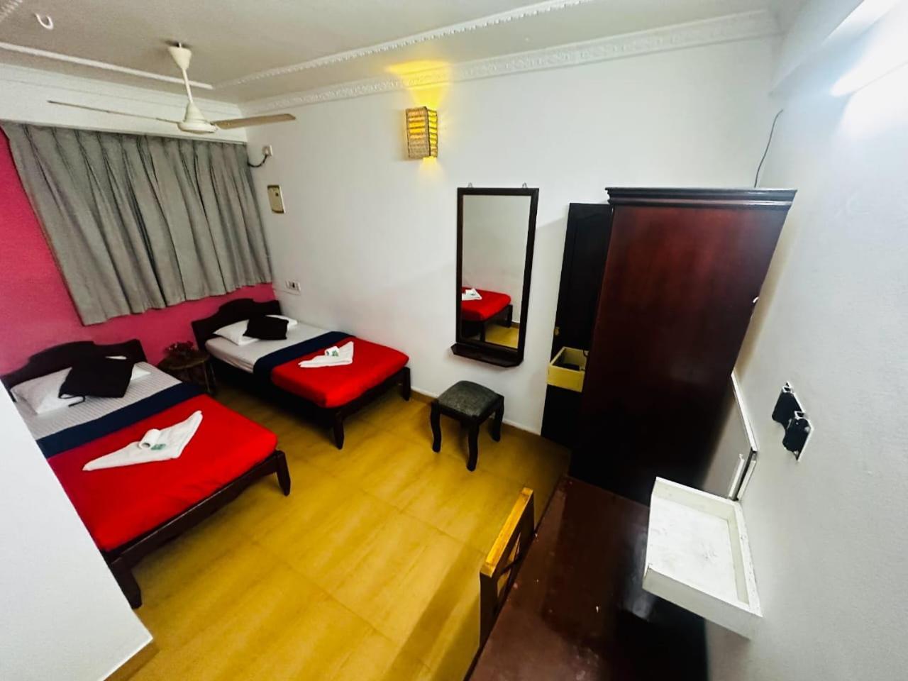 Xhostel Hostel Kochi Exterior photo